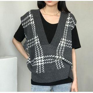 Set: Plaid Sweater Vest + T-shirt