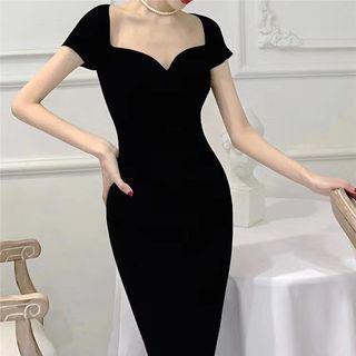 Short-sleeve Scoop-neck Knit Midi Dress