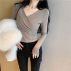 Cross-strap V-neck Crop T-shirt