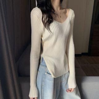 V-neck Side Slit Knit Top