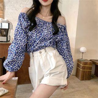 Long-sleeve Off-shoulder Floral Print Top / Plain Shorts