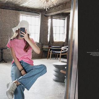 Padded-shoulder Plain T-shirt