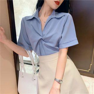 Short-sleeve V-neck Shirt / A-line Skirt