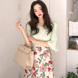 Flutter-sleeve Colored Top