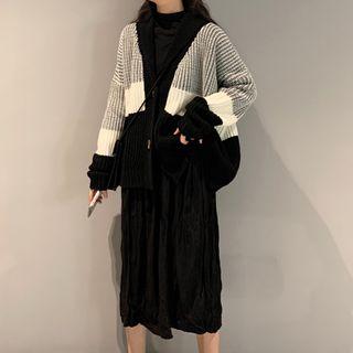 Color Block Cardigan / Plain Midi Skirt