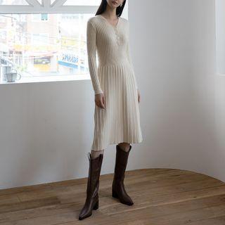 V-neck Pleated Midi Knit Dress