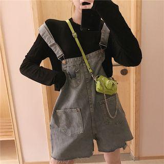 Long-sleeve T-shirt / Denim Dungaree Shorts