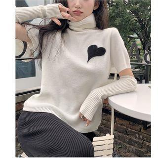 Set: Short-sleeve Turtleneck Heart Applique Knit Top + Arm Sleeves