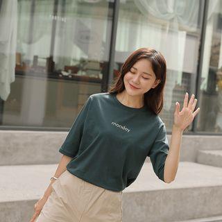 Monday Printed Slit-side T-shirt