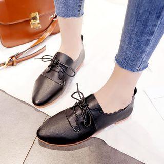 Faux Leather Scallop Trim Lace Up Dress Shoes