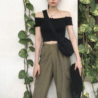 Off-shoulder Crop Top / Baggy Pants