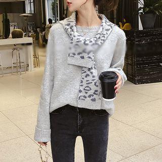 Set: Animal Print Scarf + Sweater Light Gray - One Size