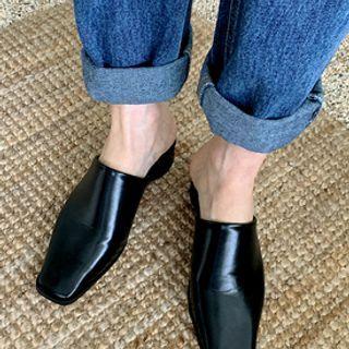 Cylinder-heel Flat Mules