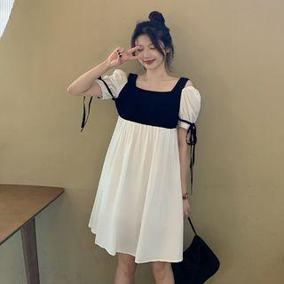 Short-sleeve Paneled A-line Dress Black & White - One Size