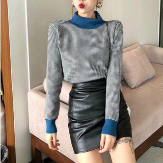 Mock Turtleneck Plaid Pullover