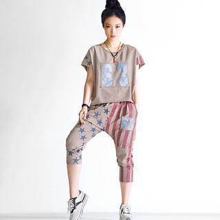 Set: Print T-shirt + Cropped Sweatpants