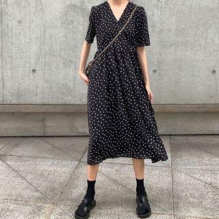 Short-sleeve Dotted A-line Midi Dress Dots - Black & White - One Size