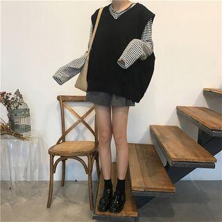 Striped Long-sleeve T-shirt / Plain Loose-fit V-neck Sleeveless Knit Vest