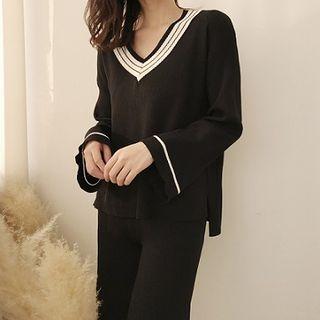 Set:color-block V-neck Top+wide-leg Pants