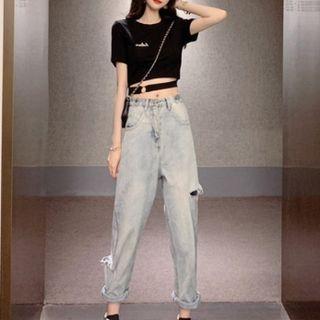 Short-sleeve Cropped T-shirt / Distressed Harem Jeans