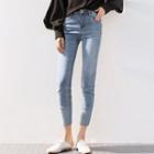 Cropped Frayed Hem Skinny Jeans