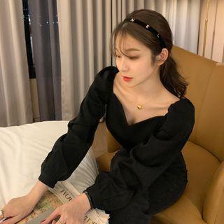 Plain V-neck Lantern-sleeve Top