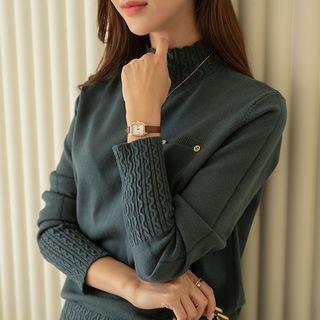 Mock-neck Wavy-knit Top