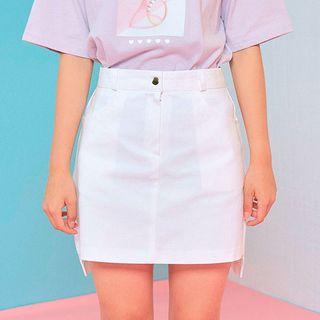 Cut-out Hem Mini Skirt