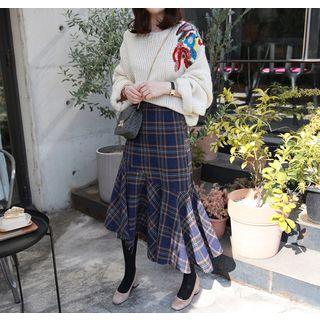 Diagonal Ruffle-hem Plaid Midi Skirt