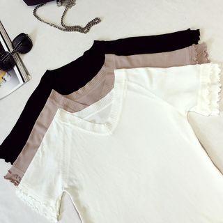 Frill Trim V-neck Short Sleeve Knit Top