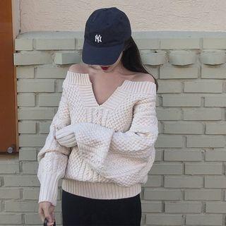 Off-shoulder Chunky Knit Sweater / Ruffle Hem Straight-fit Knit Skirt