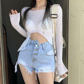 Crop Light Knit Top / Distressed High-waist Denim Shorts