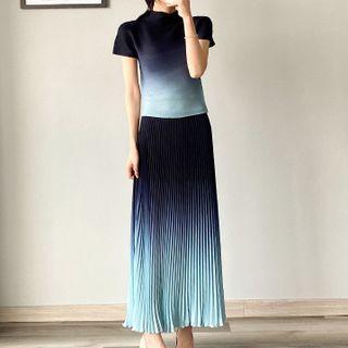 Set: Mock-neck Gradient T-shirt + Pleated Maxi A-line Skirt