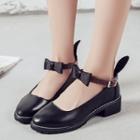 Ear-accent Strapped Flats