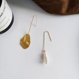 Irregular Pearl Alloy Dangle Earring 1 Pair - Gold & White - One Size