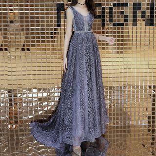 Sleeveless V-neck Mesh Panel Lace Evening Gown