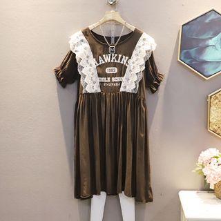 Short-sleeve Panel Lace Lettering Dress