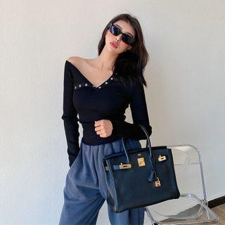 Plain Asymmetric Open-shoulder Knit Top