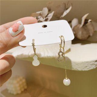 Gourd Rhinestone Faux Pearl Asymmetrical Alloy Dangle Earring 1 Pair - White & Gold - One Size