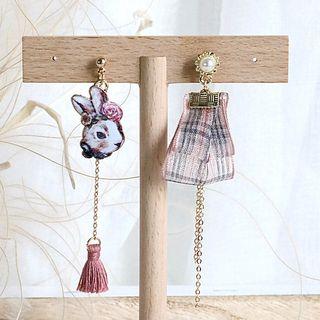 Non-matching Rabbit Tassel & Lace Dangle Earring