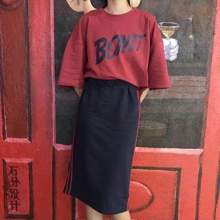 Lettering Elbow-sleeve T-shirt + Striped Trim Straight-fit Skirt