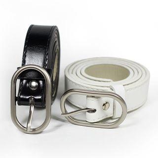 Oval Buckled Faux Leather Belt