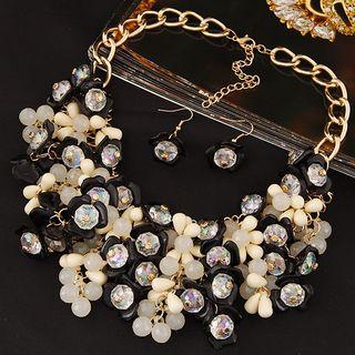 Set: Flower Necklace + Drop Earrings
