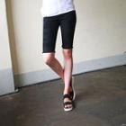 Band-waist Fray-hem Skinny Shorts