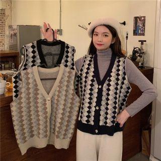 Check Sweater Vest / Plain Mock-neck Knit Top