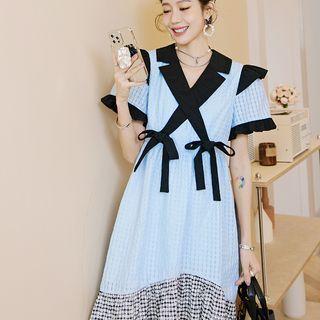 Short Sleeve V-neck Contrast Trim Check A-line Dress