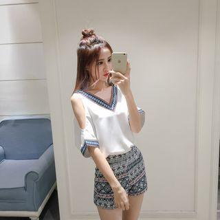 Set: Off-shoulder Top + Shorts