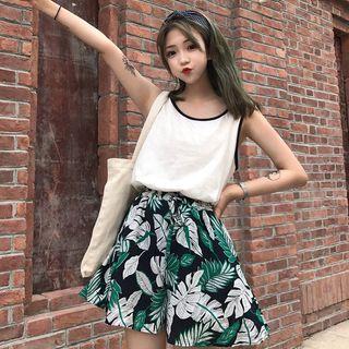 Contrast Trim Tank Top / Leaf Print Wide Leg Shorts