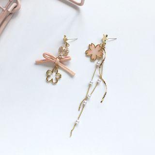 Non-matching Alloy Sakura Faux Pearl Fringed Earring