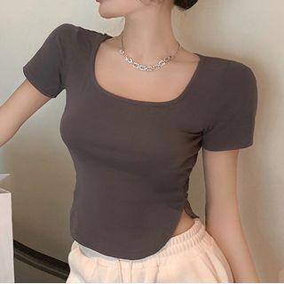 Short-sleeve Square Neck Slit T-shirt